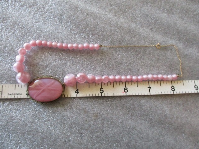 VINTAGE PINK GLASS 14K YELLOW GOLD BEAD CHOKER NECKLACE – 16.5″