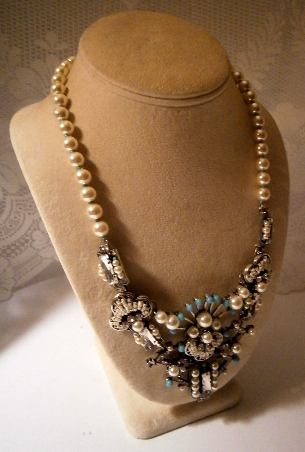Exquisite Miriam Haskell Pearl Rhinestone Aqua Bead Bib Statement Necklace EUC