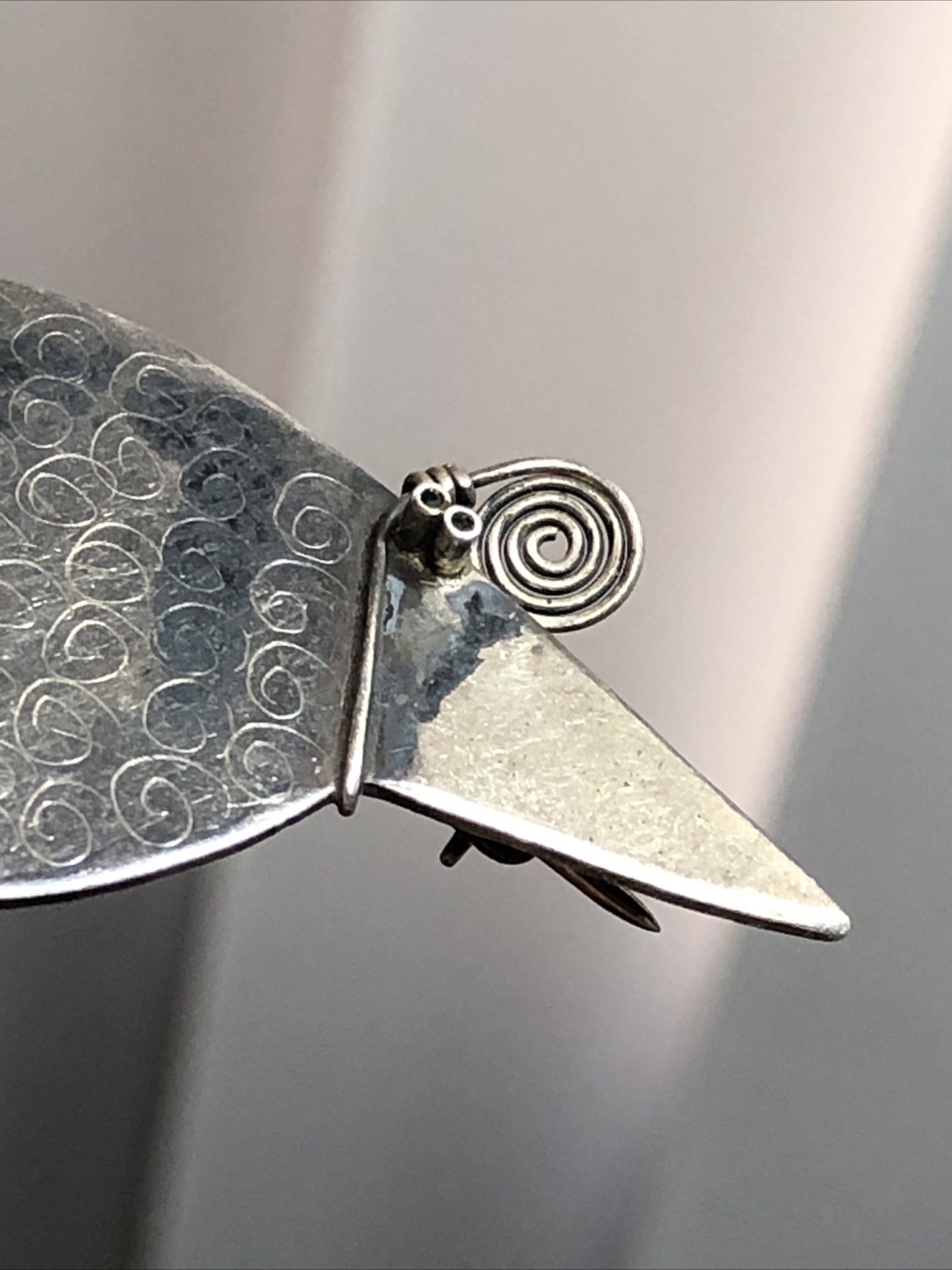 39. Vintage Gabrielle Gould 925 Sterling BIRD Swirl Crest Tube Eyes Pin 48mm