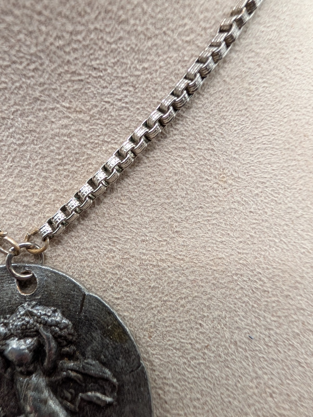 Vintage Scenic Cherub Silver Metal Pendant Necklace 20″