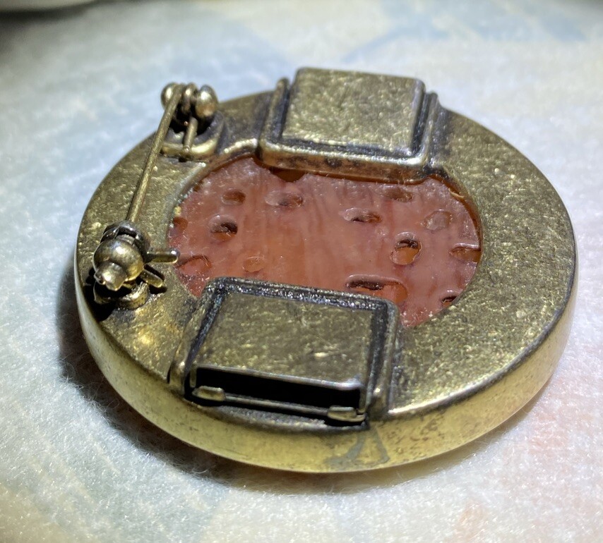 Beautiful Gold Tone Glass Cabi Pine Brooch (only) Great Shape