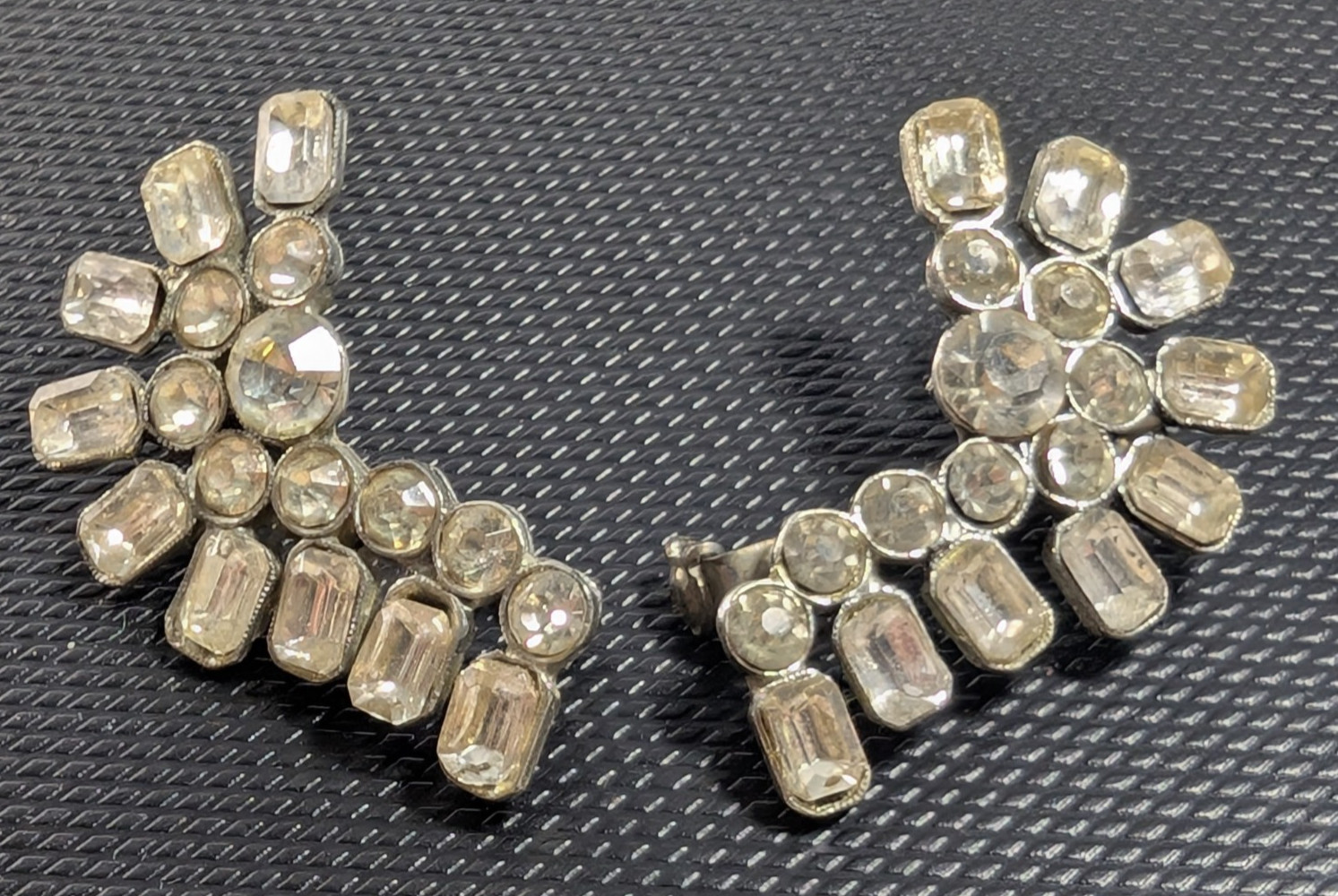 Set of 2 -Rhinestones Brooch Jewelry Vintage 1.5″ Silvertone & Glass