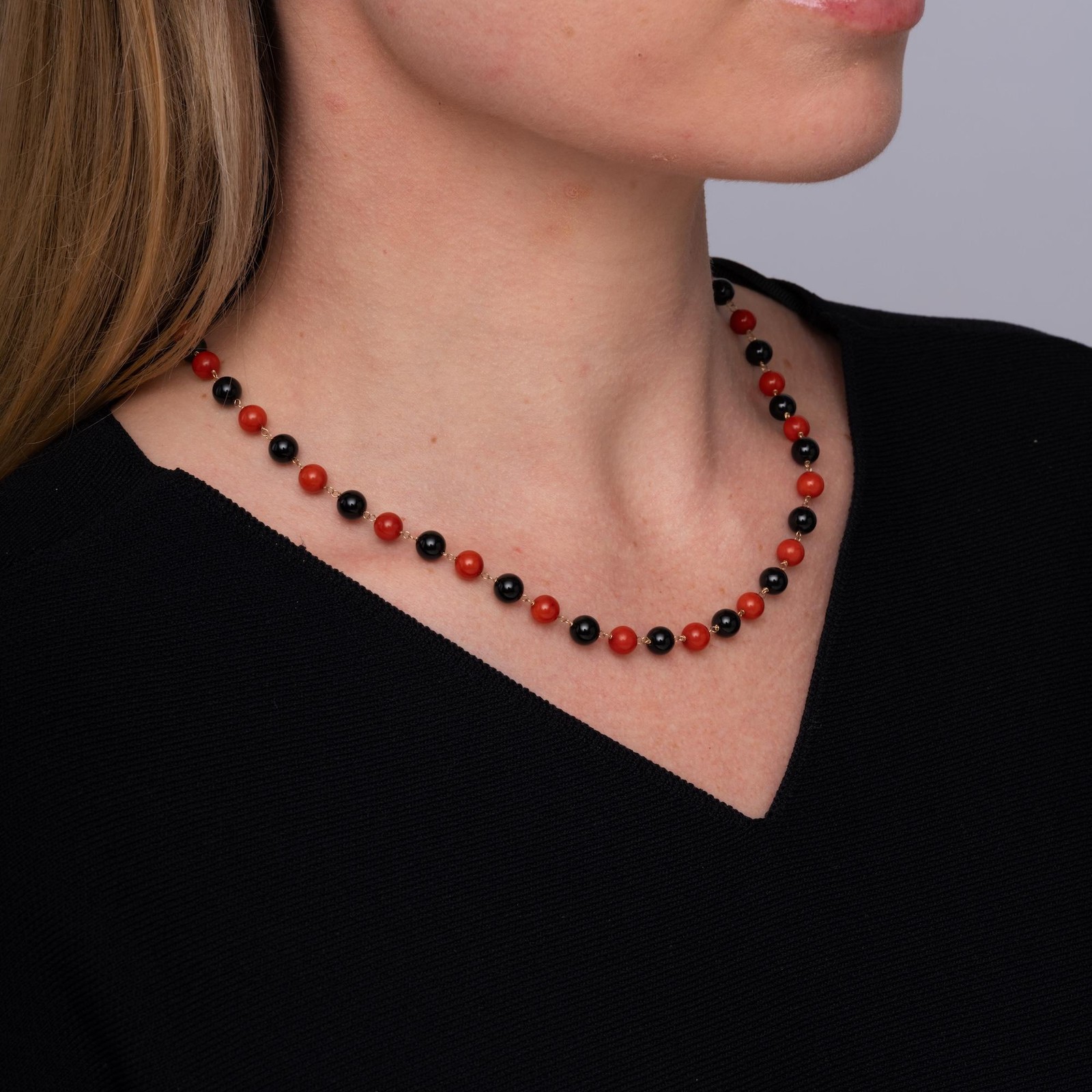 Antique 1920s Art Deco Coral and Onyx Beads Necklace and Bracelet Set