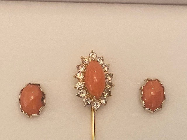 Vintage 1980s Set of Pink Coral & Dimond Pin and Stud Earrings – Gold Plated