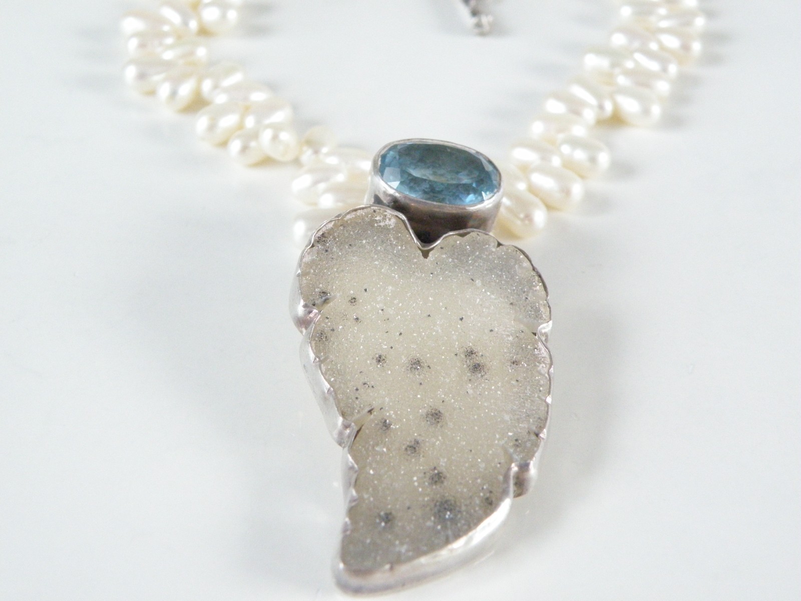 Amy Kahn Russell Sterling Silver 925 Blue Topaz Large Pearl Necklace 17″
