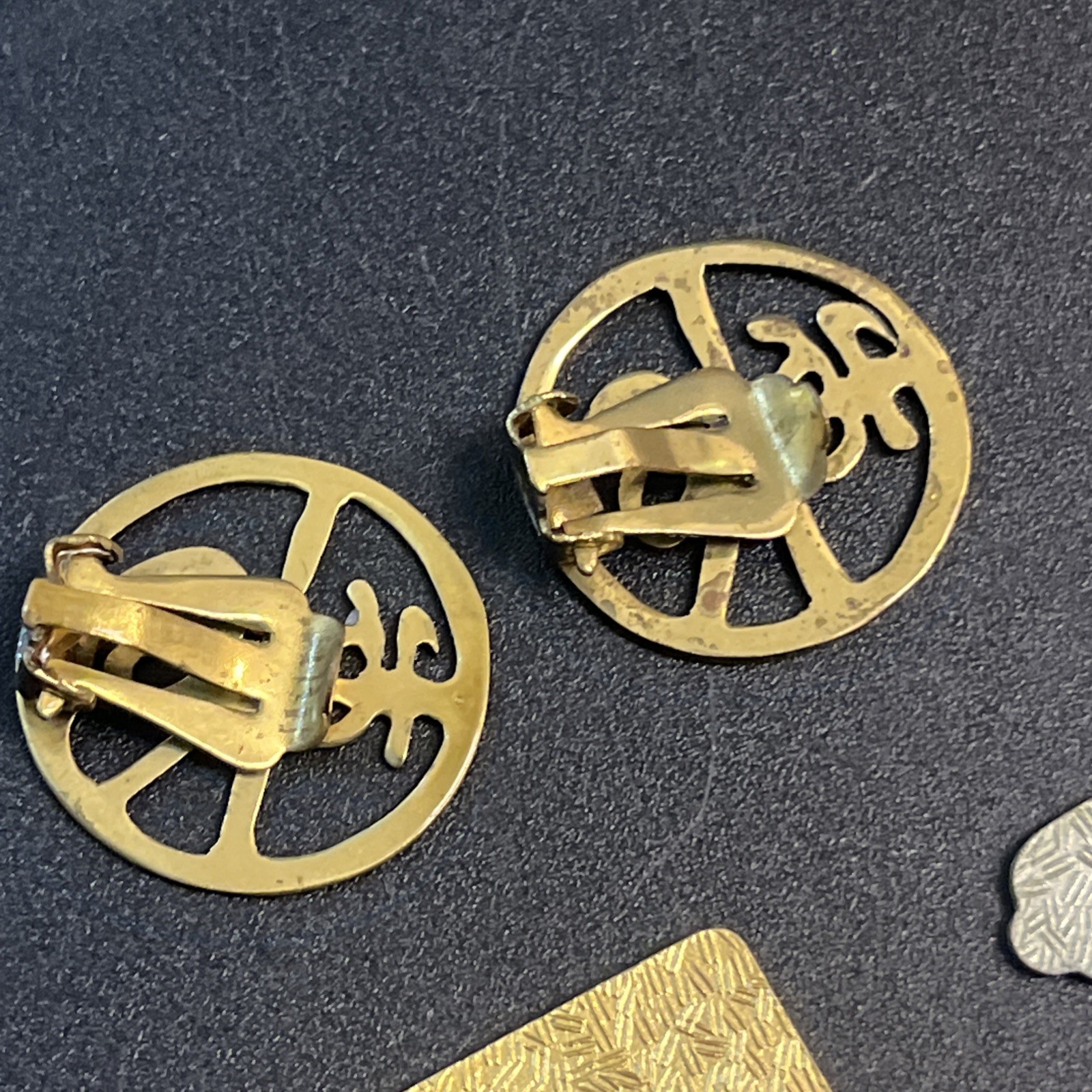 4 Vtg Chinese Symbol Fan Bamboo Enamel Clip Screw Back Earrings Asian Japan Lot