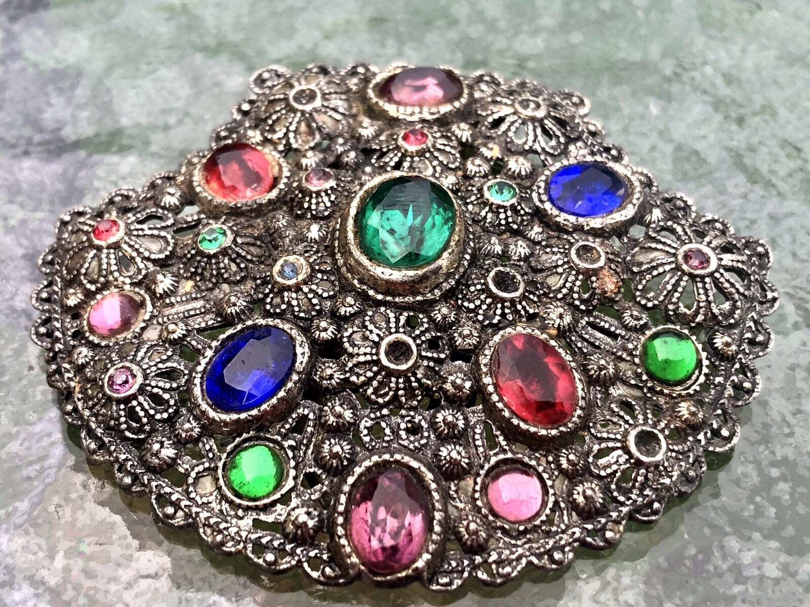 New England Glass Works Antique Repousse Designed Glass Stone Fur Scarf Clip