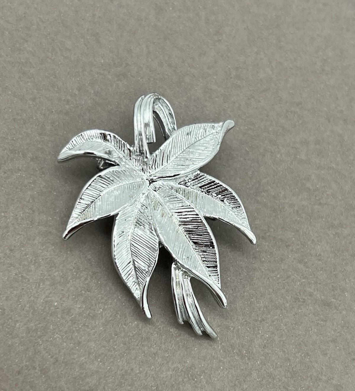 Vintage Gerry’s Leaf Brooch Silver Tone Textured Floral Pin Nature Jewelry