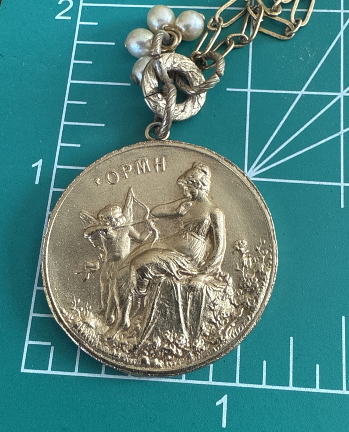 RARE Catherine Popesco Cherub Gold Tone Medal Faux Pearl Medallion Necklace VTG