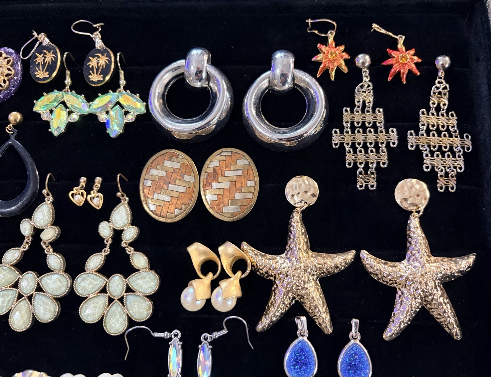 Lot Of 31 Pairs. Vintage & Mod Earrings. Estate Jewelry.