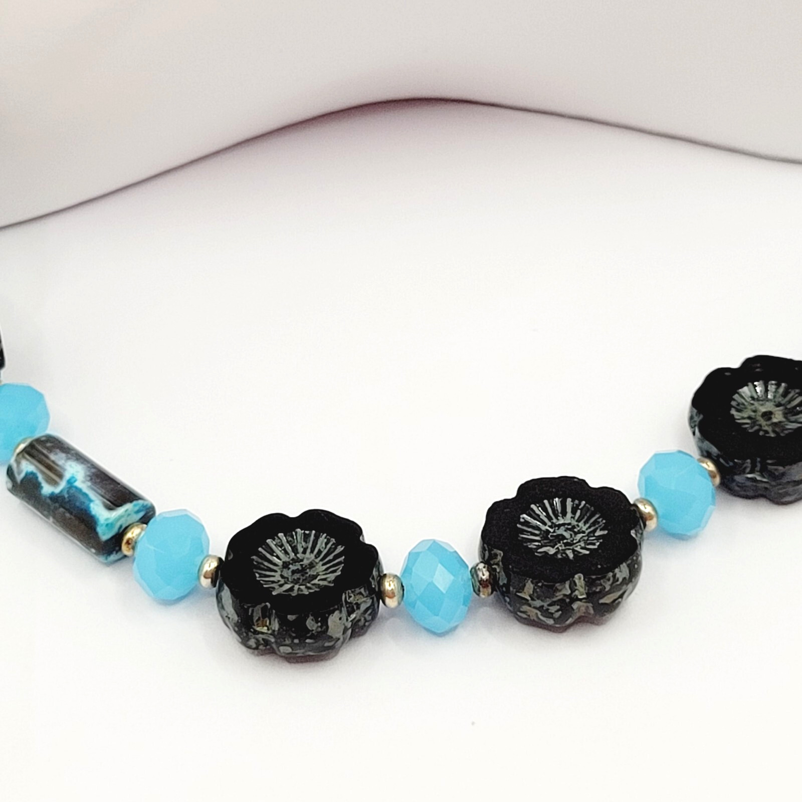 Black Glass Rosette with Chalcedony and Colorful Agate Silver Tone Vtg Necklace