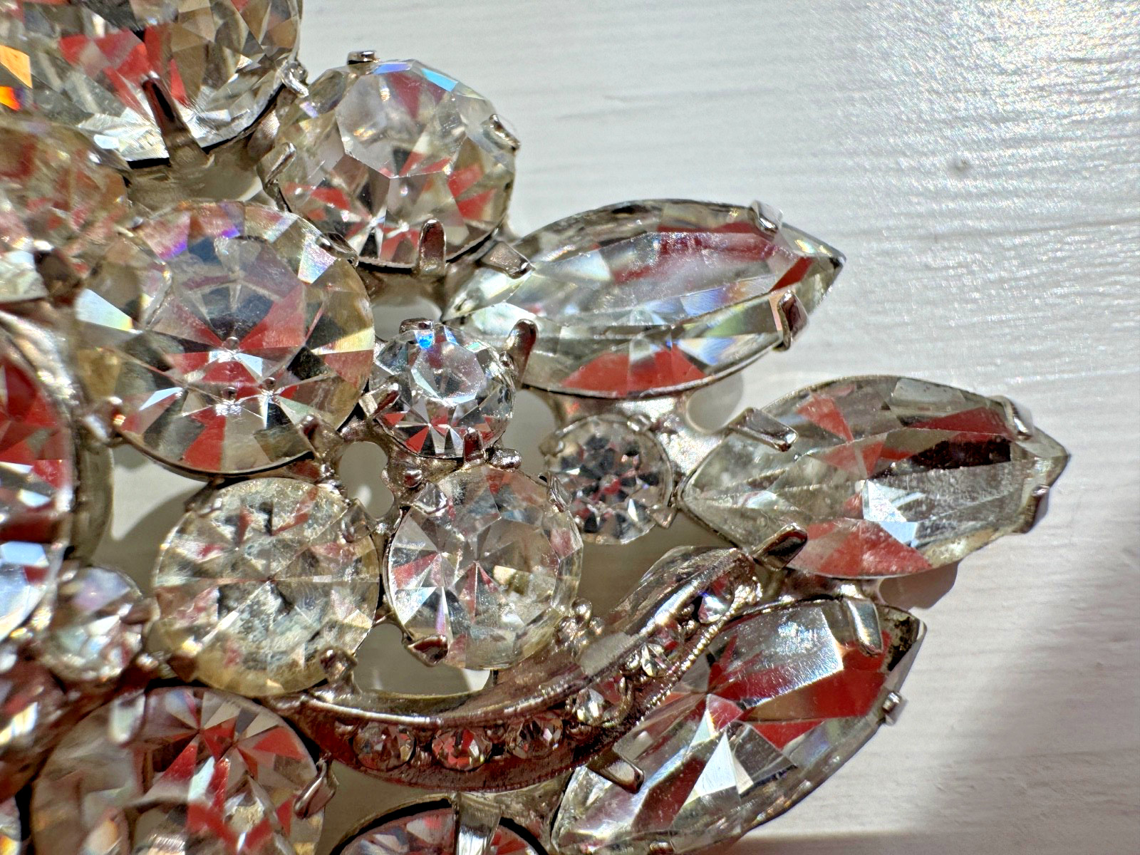VTG Weiss Brooch Rhinestone Grapes Cluster Pin Silver Tone MCM 1950s 60s Costume
