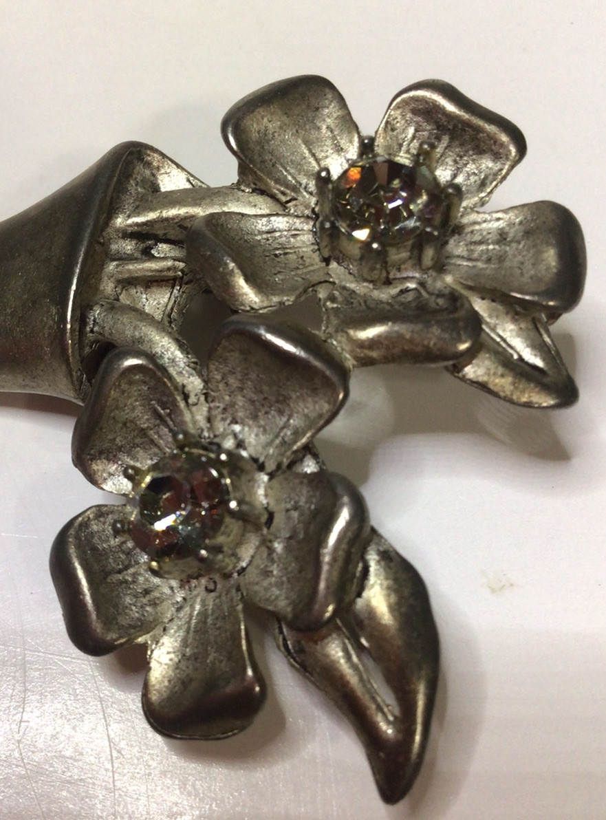 Pewter Flower With Clear Rhinestone Brooch Pin 2 Inches Long Vtg