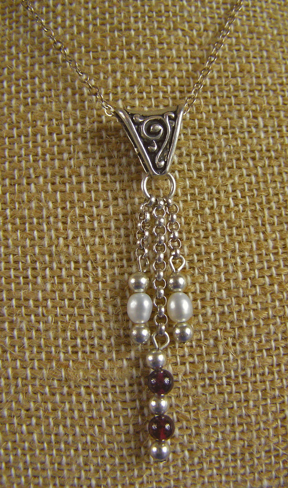 Dainty Carol Felley ’95 Sterling Silver Pearl & Garnet Lavalier Necklace (Tt)