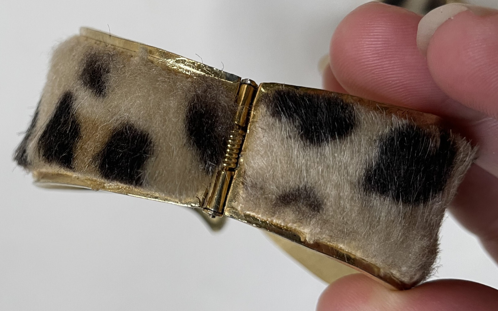 Vtg 60s Faux Fur Leopard Print Clamper Bracelet & Clip Earring Set Gold Tone