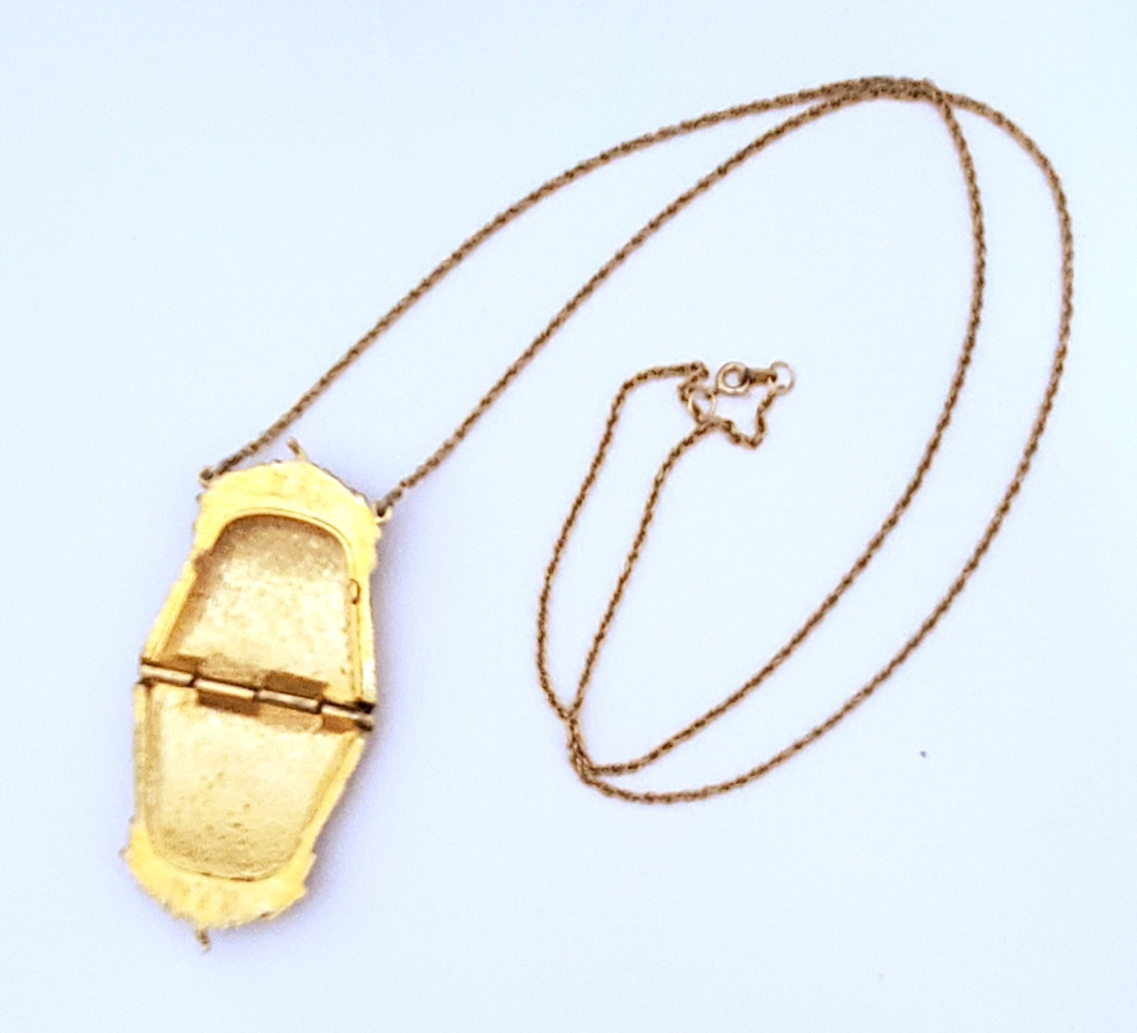 Vintage MFA Museum Of Fine Arts Boston Gold Tone Purse Locket Pendant Necklace