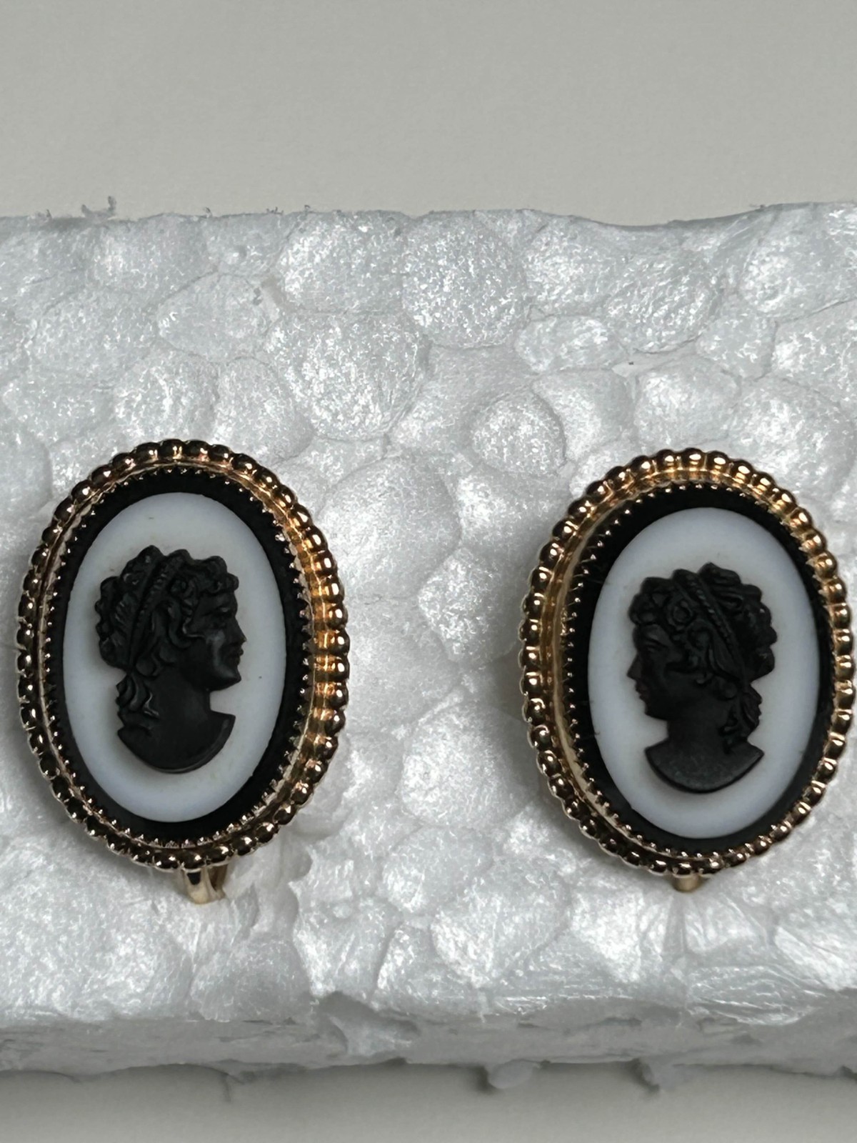 12K Gold Filled CAMEO Earrings A.C (AMCO) Screw Backs Vintage