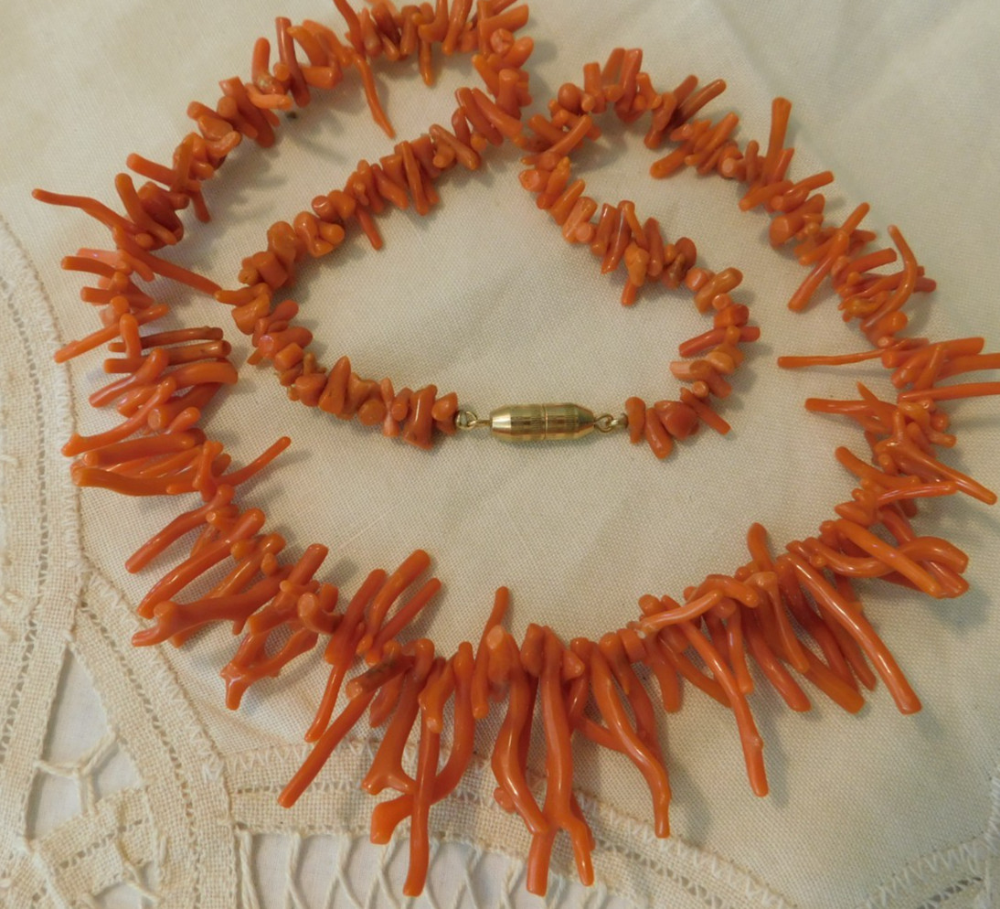 Vintage Salmon Branch Coral Beaded Necklace 20 inch