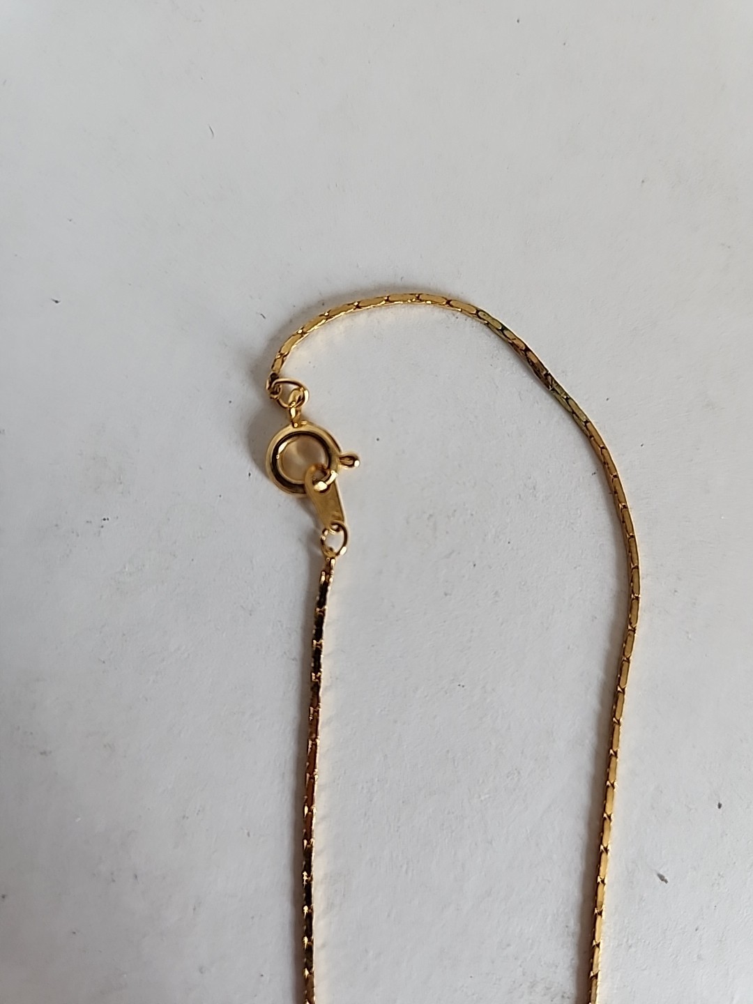 Vintage Gold Tone Lined Puff Heart on 16 Inch Cobra Chain Necklace