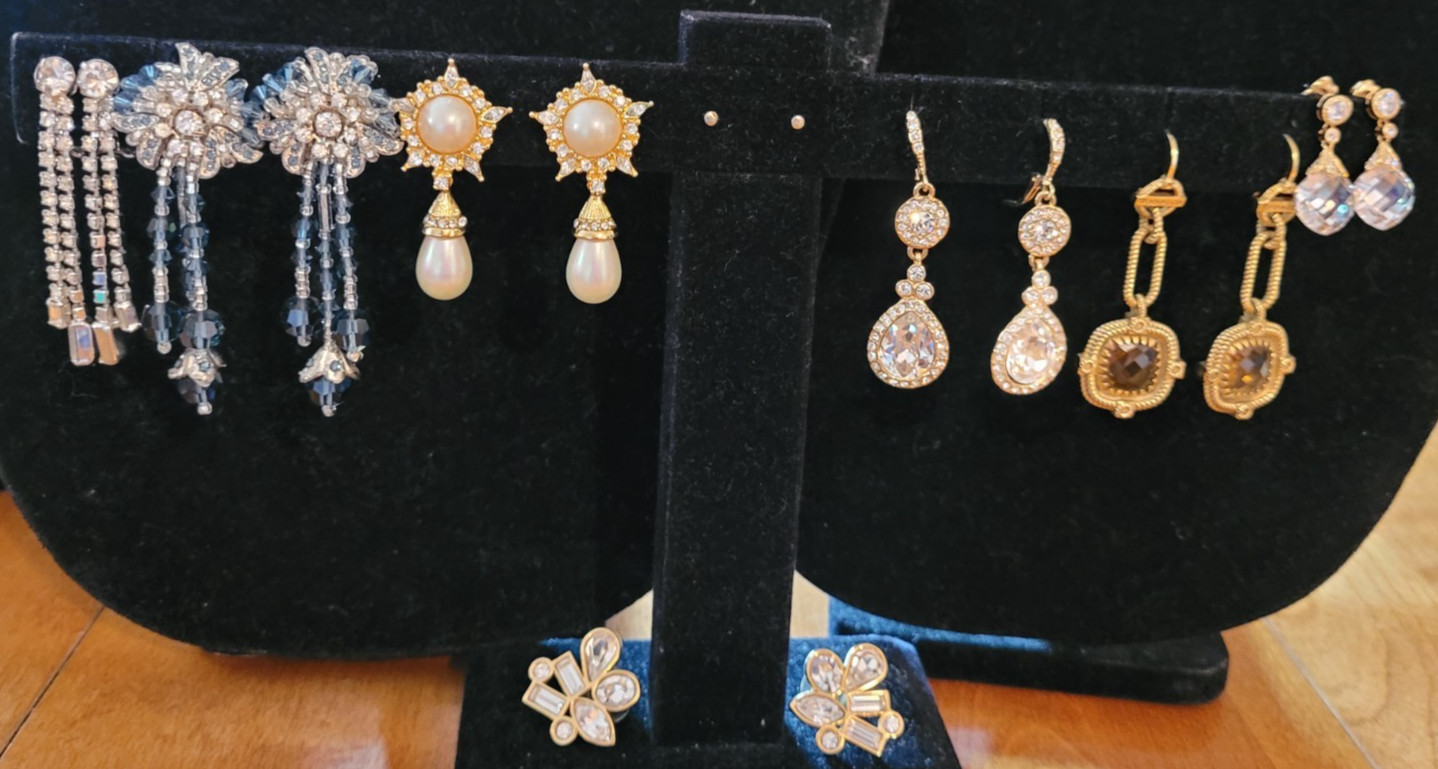 vintage Rhinestone Jewelry Lot Many Signed 125 Pieces