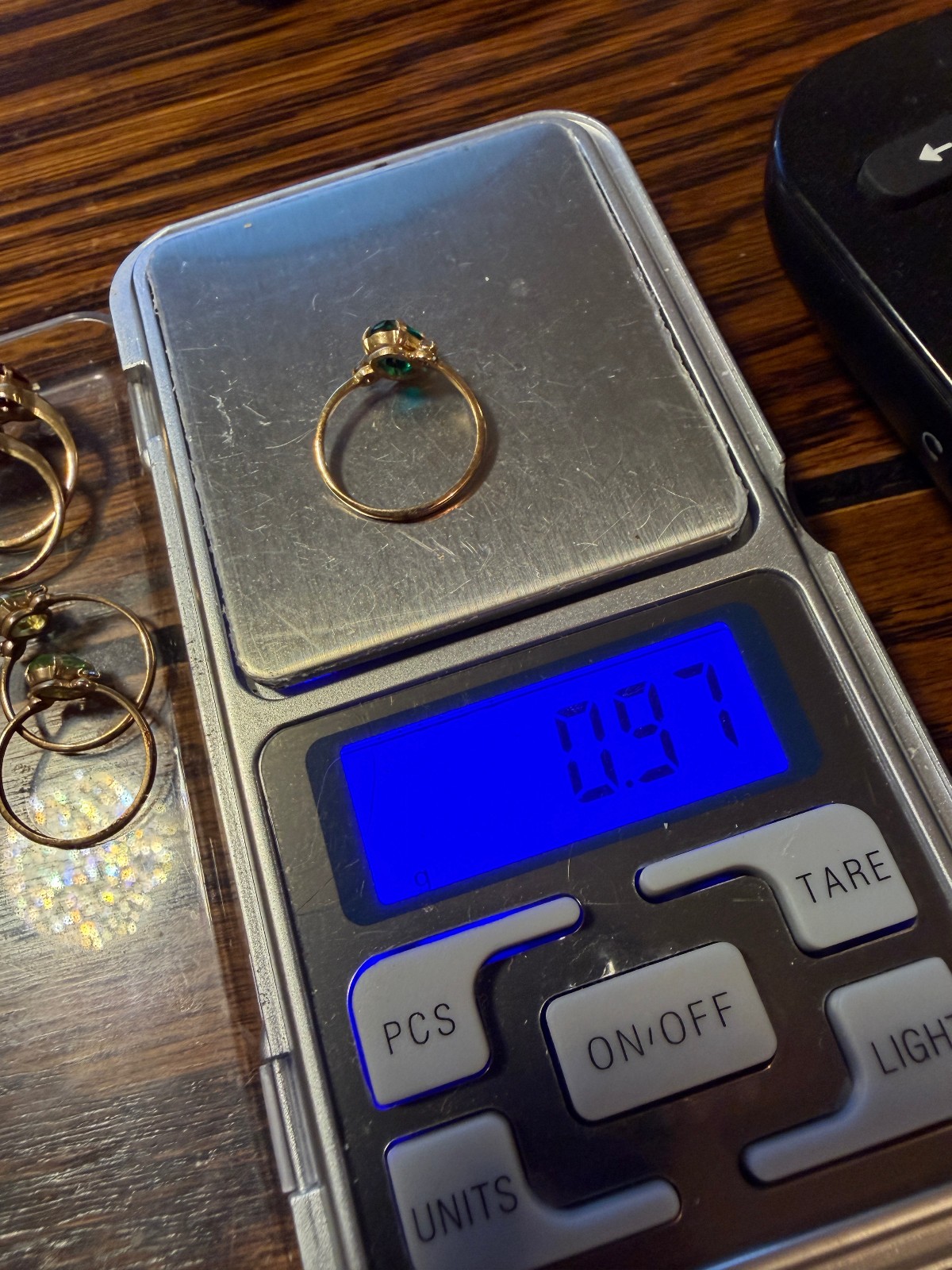 Vintage Sim. Emerald Stamped 10k SOLID Gold Ring Sz 4 May Birth Stone 0.97g