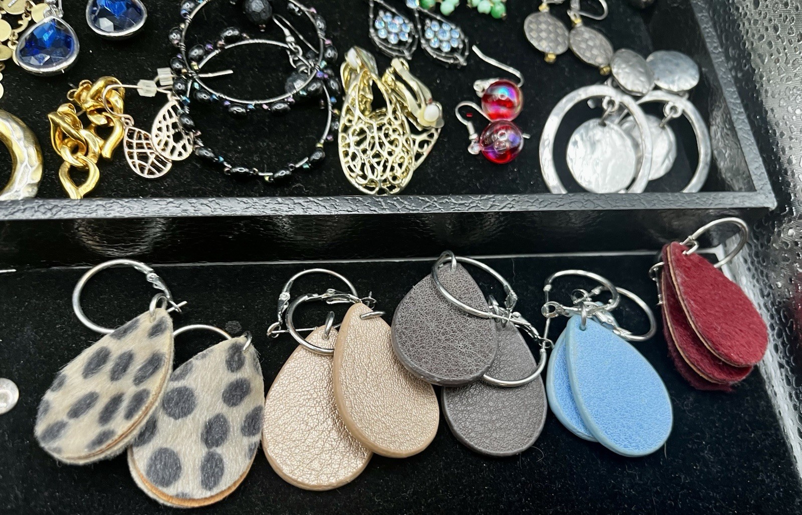 VTG-modern Fashion Drop Earrings Multi Designs Materials Wear Resell 46pr. Lot