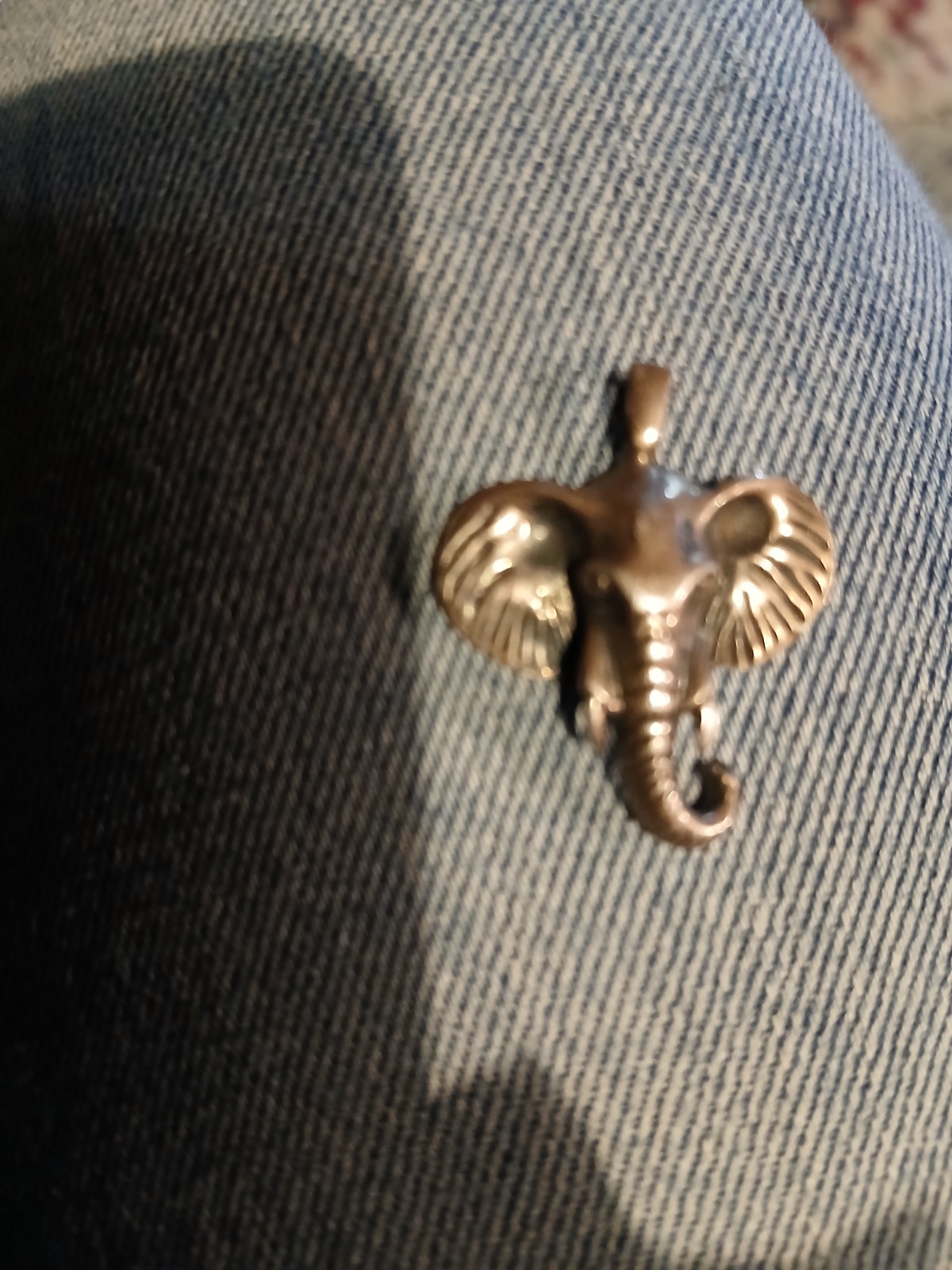 VINTAGE STERLING CHARM ELEPHANT WITH TUSK AND HOOK FOR CHAIN