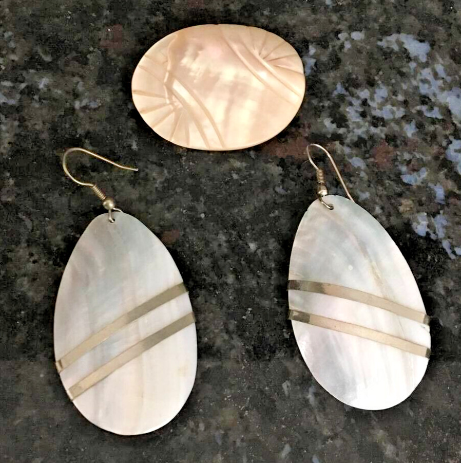 Vintage White and Gold Shell Earrings And Pendant Women’s Jewelry Set