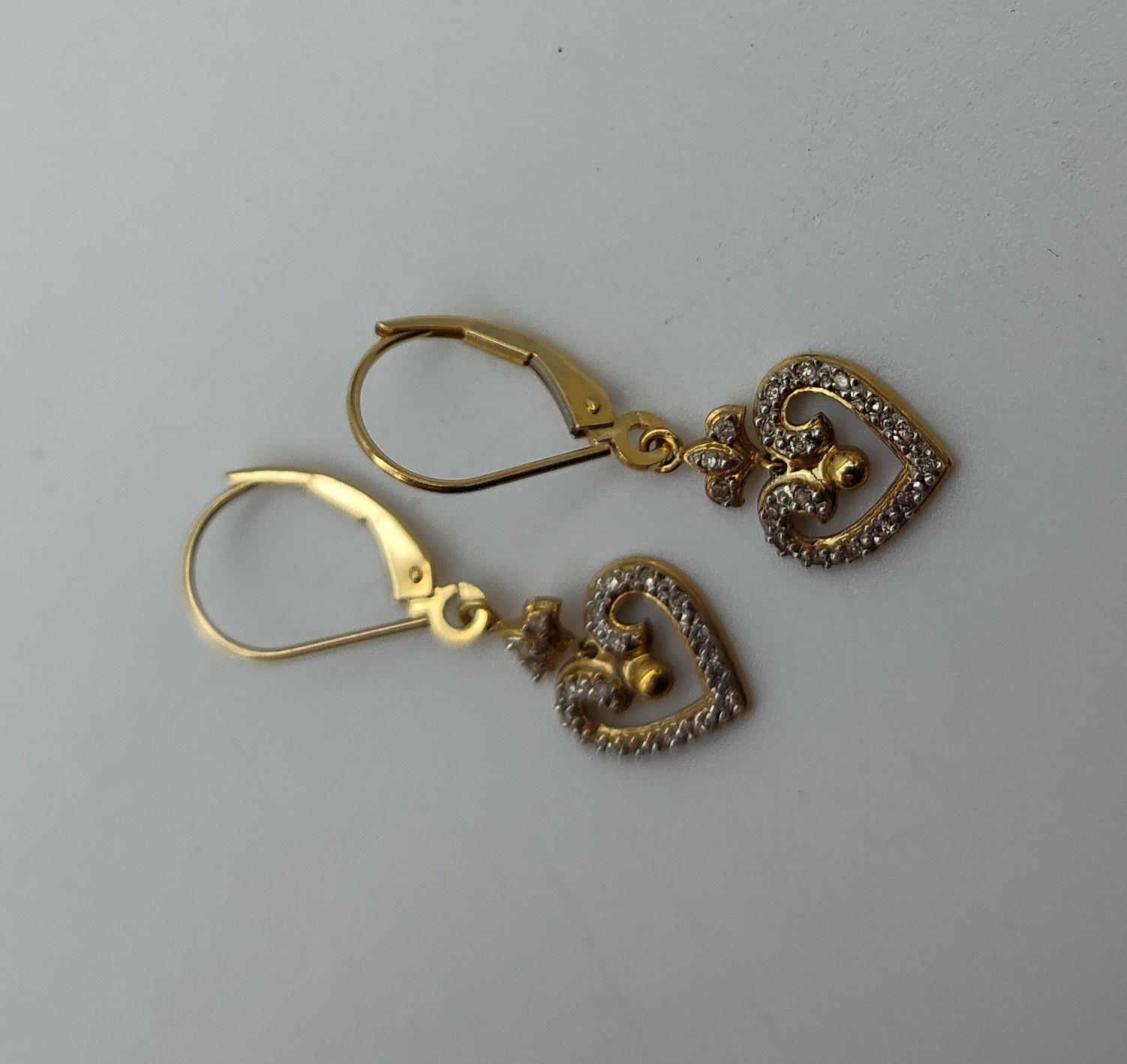 Vintage Heart Clear Stone 14k Solid Yellow Gold Post Earrings Dangle Drop