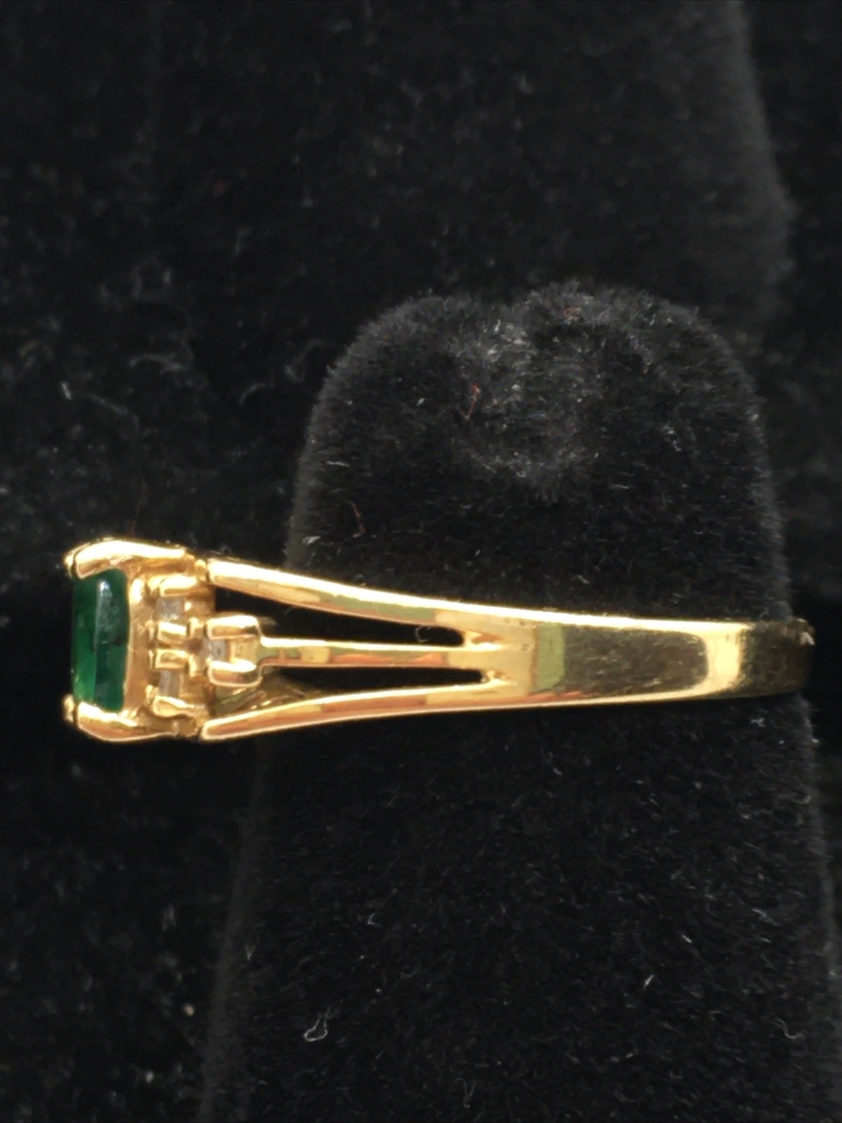 VINTAGE 14K Yellow Gold 0.31CTW Emerald & 0.05CTW Diamonds Handmade Ring 2.1gr.