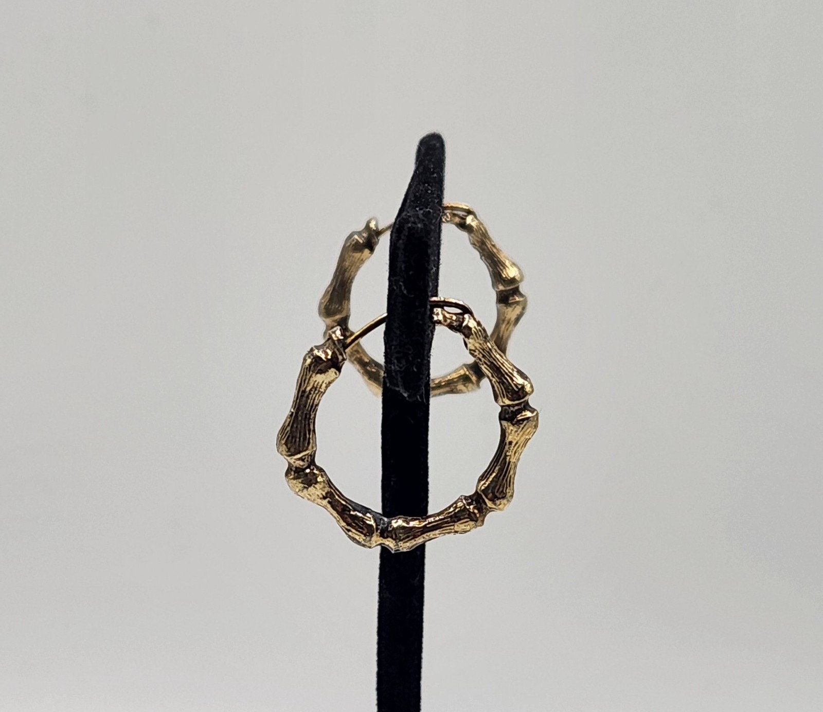 Vintage Gold Tone Bamboo Hoop Earrings Textured Tiki Safari Boho Pierced