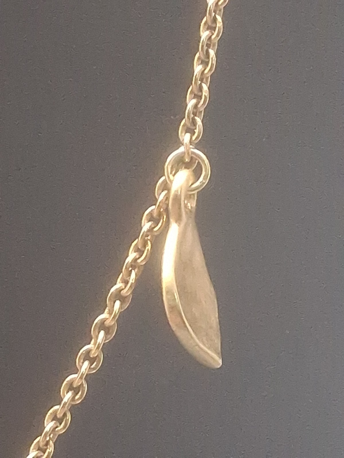 Vintage Ralph Lauren Gold Tone Hammered Leaf Graduated Dangle Station Necklace