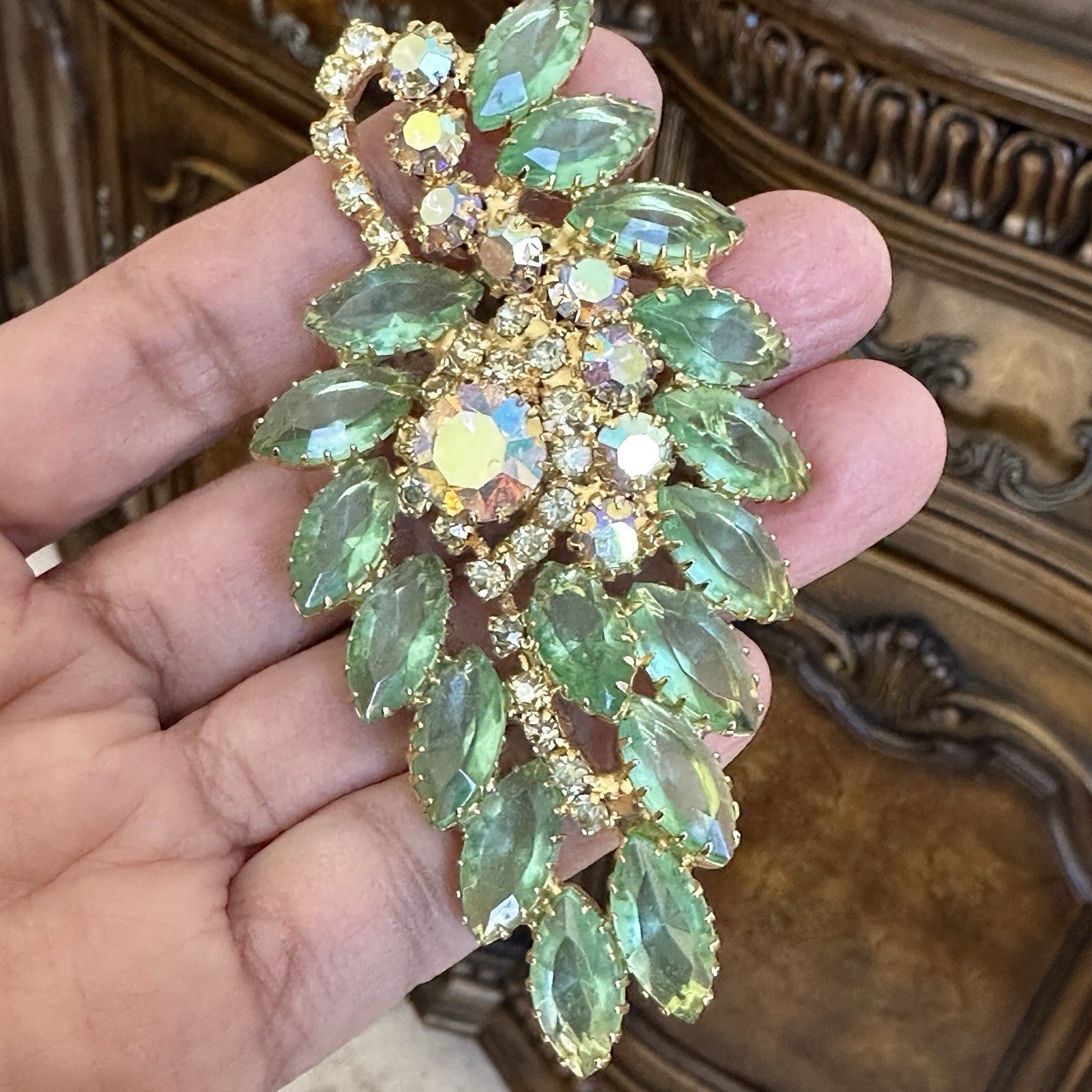 VTG MCM Artisan Brooch 3.5 Inch Earrings Set Green Crystal Gold Floral Leaf USA