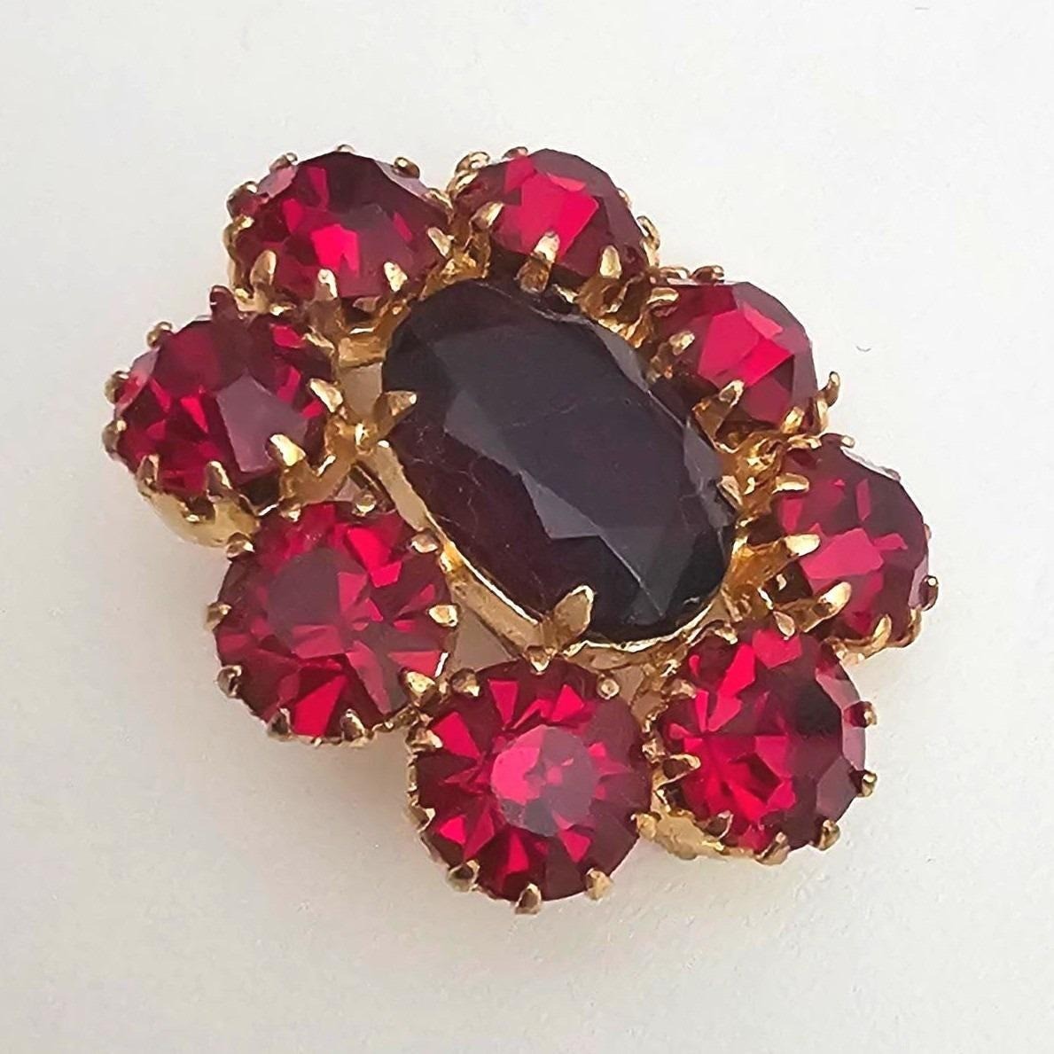 Vtg Deep Red Rhinestone Brooch Gold Tone Oval Center Floral Cluster Statement