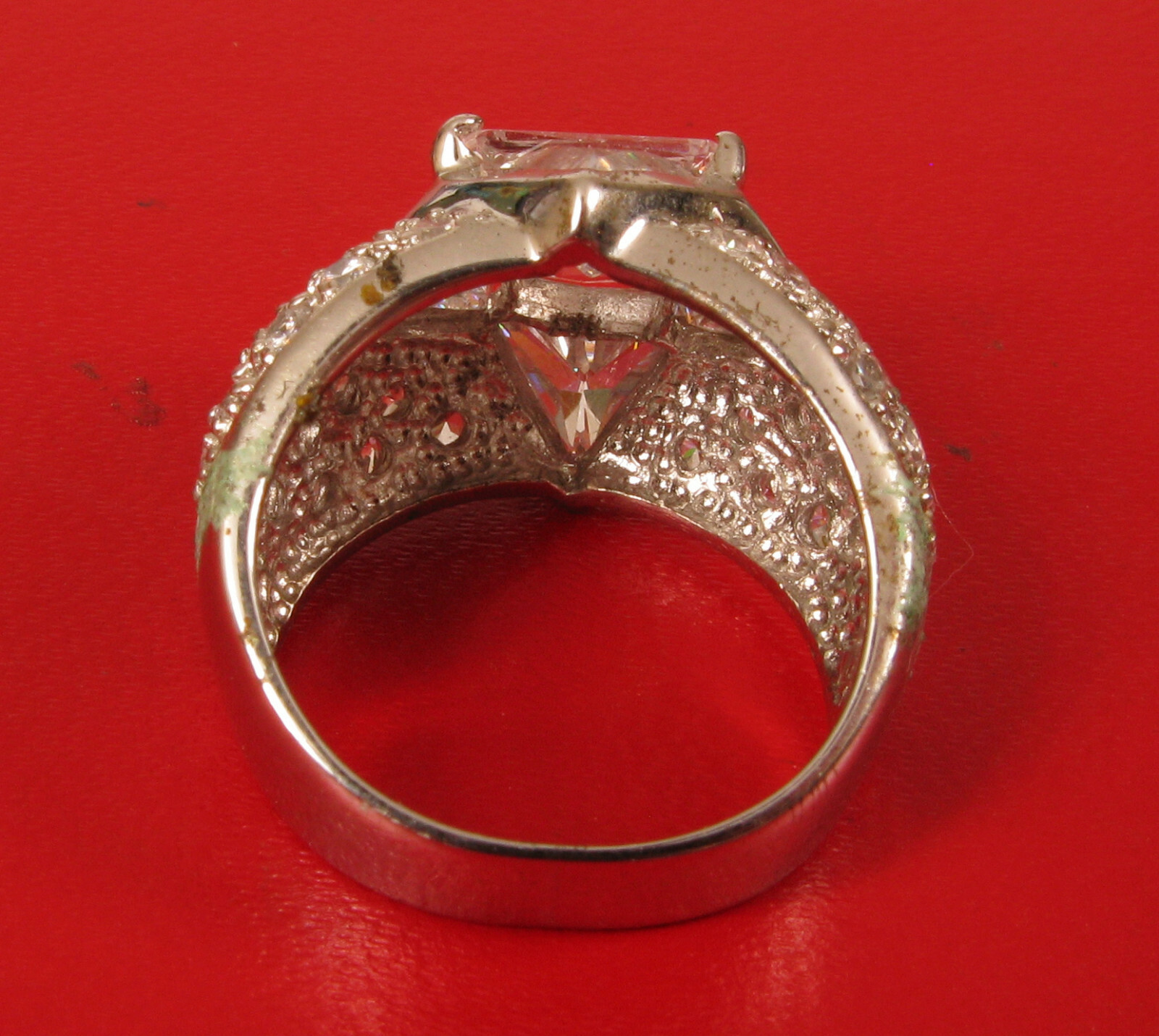 VINTAGE LINDENWOLD FINE JEWELERS STERLING SILVER CUBIC ZIRCONIA CZ COCKTAIL RING