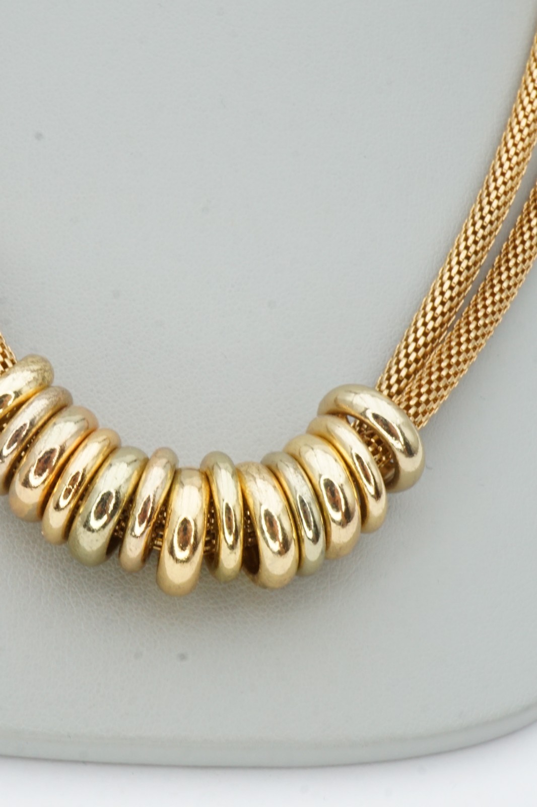 Vintage Necklace Gold Tone Mesh Circles 22″