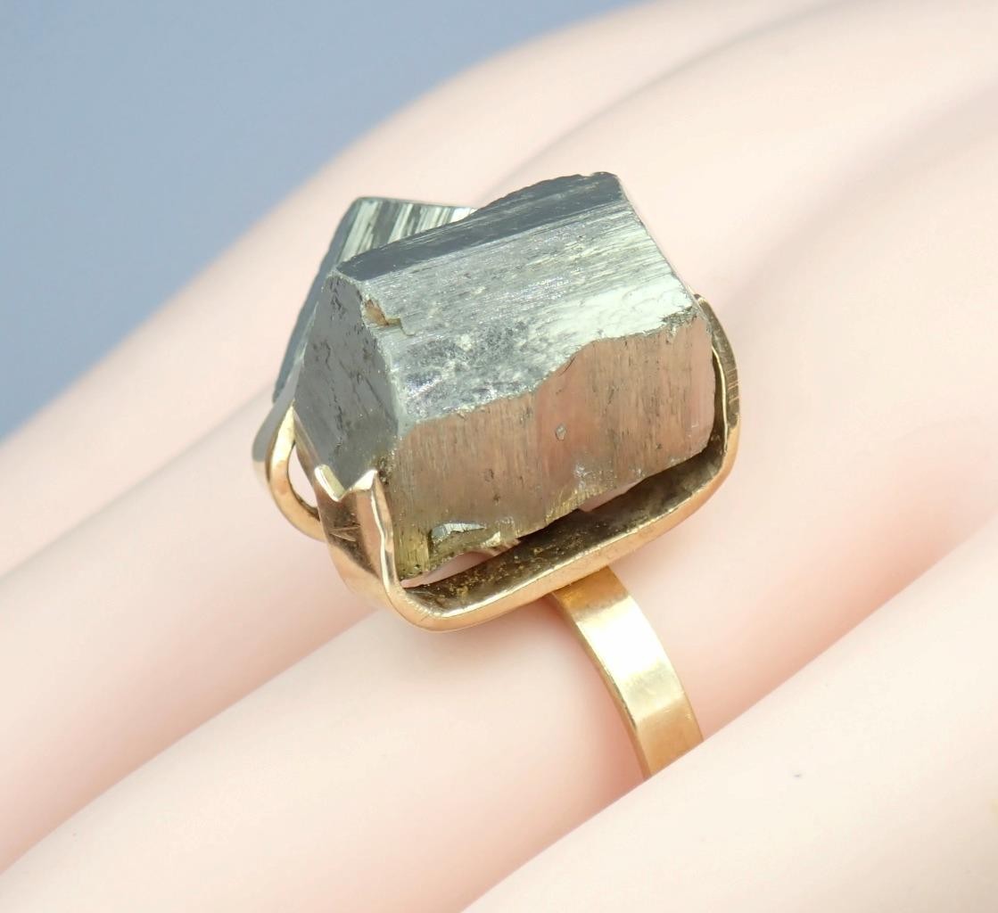 Amazing Vintage 1970s Brutalist Modernist 9K Gold Pyrite Cocktail Ring 1971 7.25