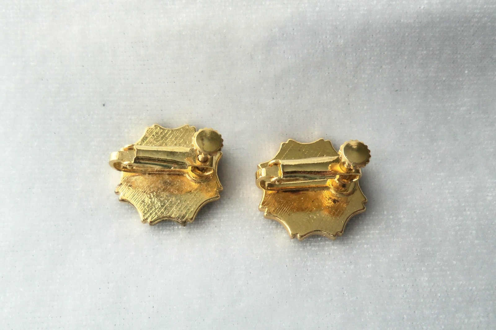 Vintage Paua Abalone Shell Round Flat Cabochon Gold Tone Clip On Earrings