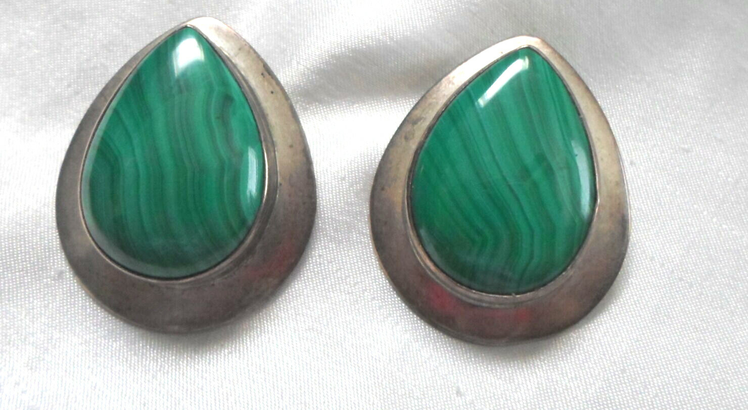 BEN G. CHAVEZ SOUTHWEST NAVAJO ARTISAN STERLING & MALACHITE EARRINGS POST