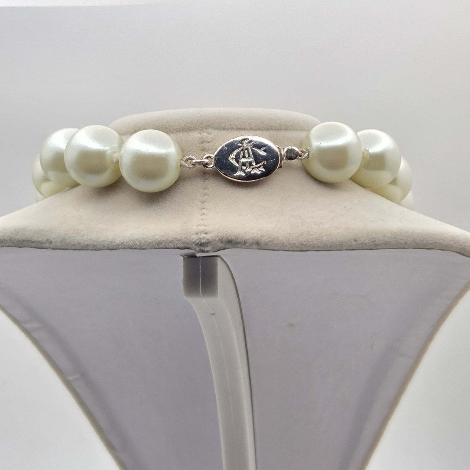 Vintage Anne Klein Signed AC Large Glass Faux Pearl & Rhinestone Necklace – 18″