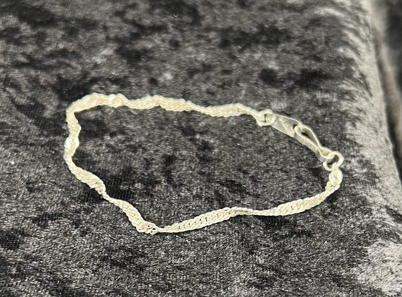Vintage Silver-time Twist Bracelet 7″ Made By Avon Silver-tone