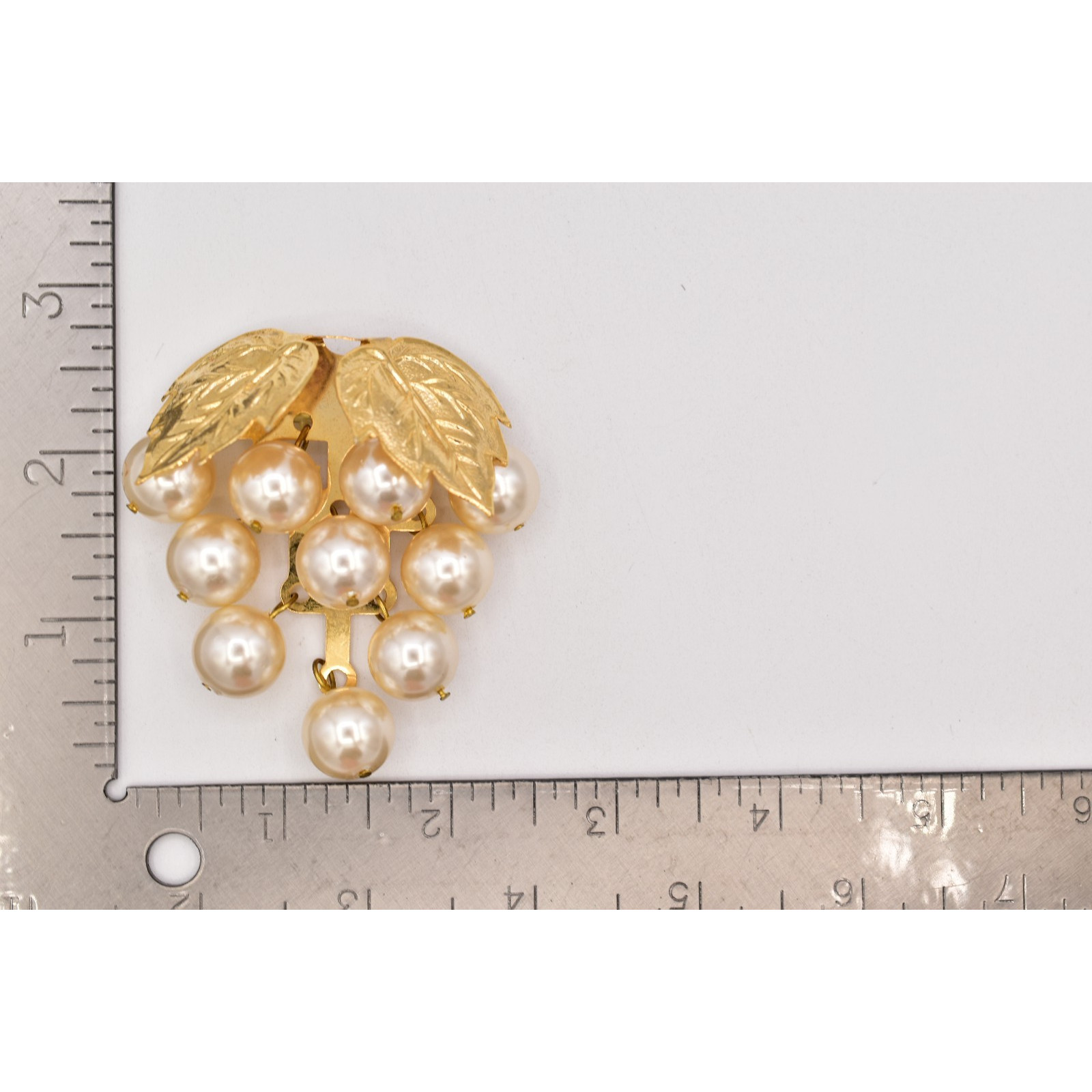 Vintage Grapes Pin Brooch Grapevine Imitation Pearl Gold Leaf Chunky 1990s BinAJ