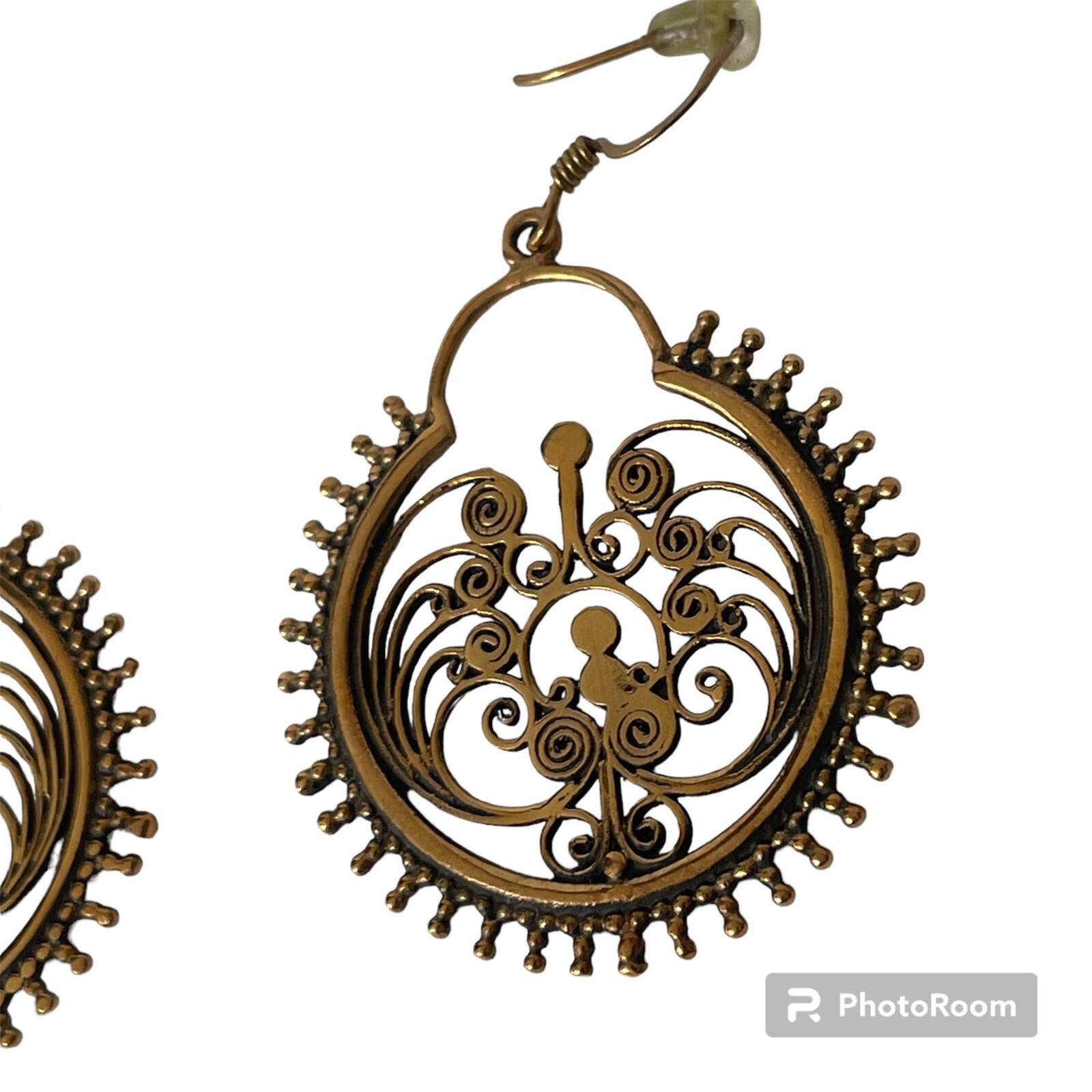 Ornate Filigree Dangle Drop Hoop Earrings Gold Tone Classic Modern Artsy Preppy