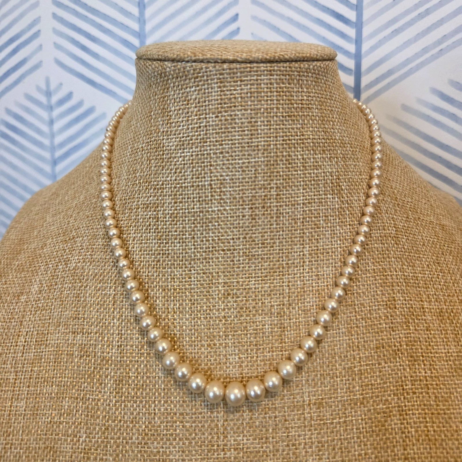 Vintage Graduated Faux Pearl 16″ Necklace Sterling Silver Clasp