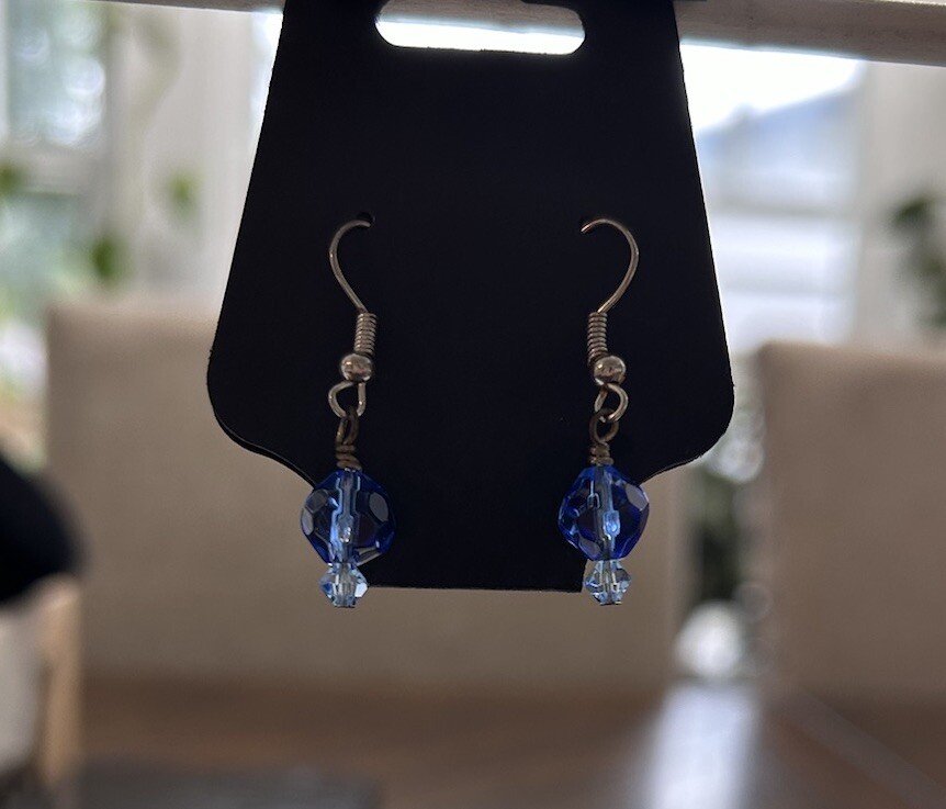 Vintage Earrings Blue glass Dangling Silver Tone Chain And Hook