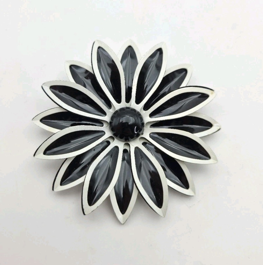 Vintage White Black Enamel Flower Brooch Mid Mod Pin 2.5″ Floral Monochrome