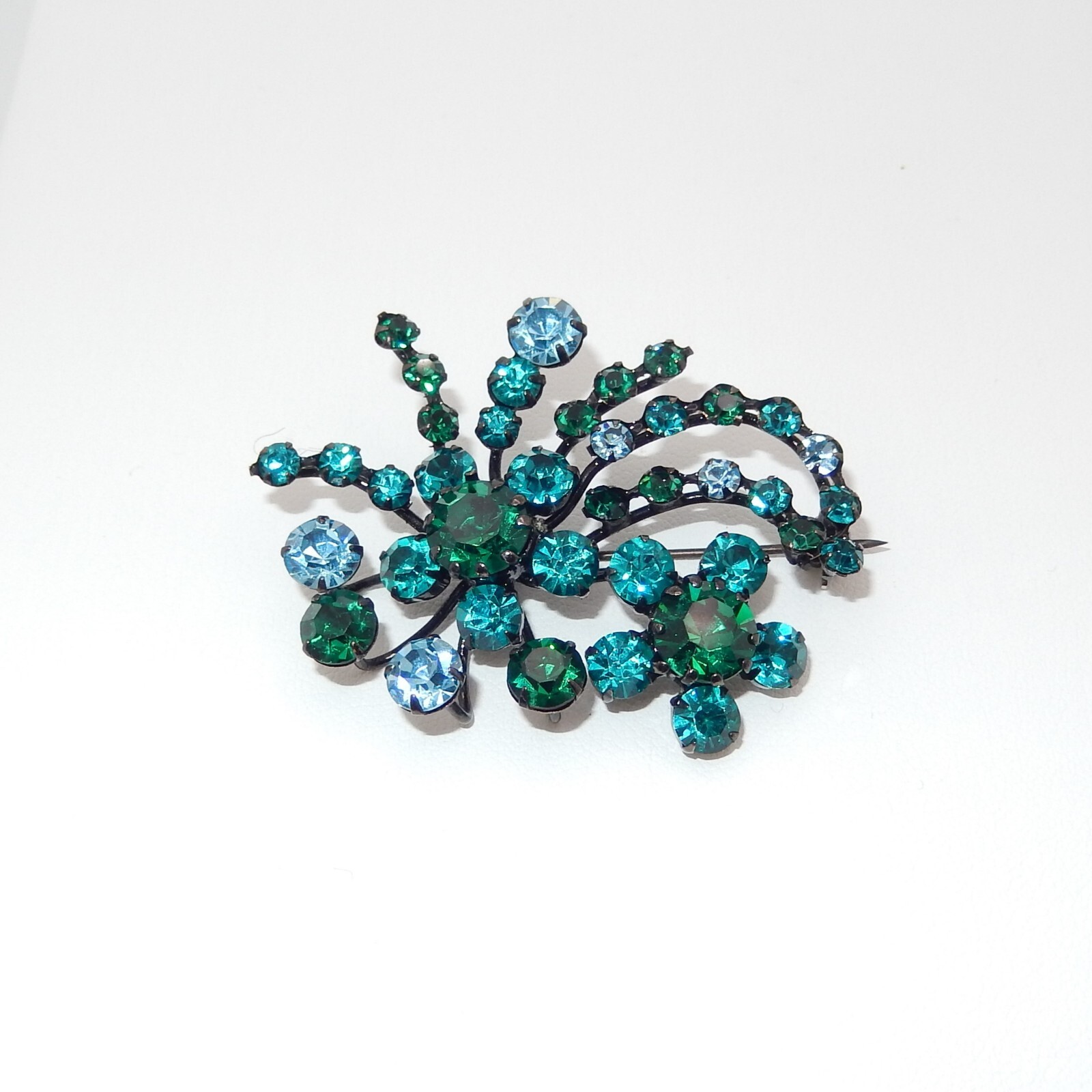 Vintage Brooch / Teal Green & Light Blue Austrian Crystals / 2″ x 1.5″