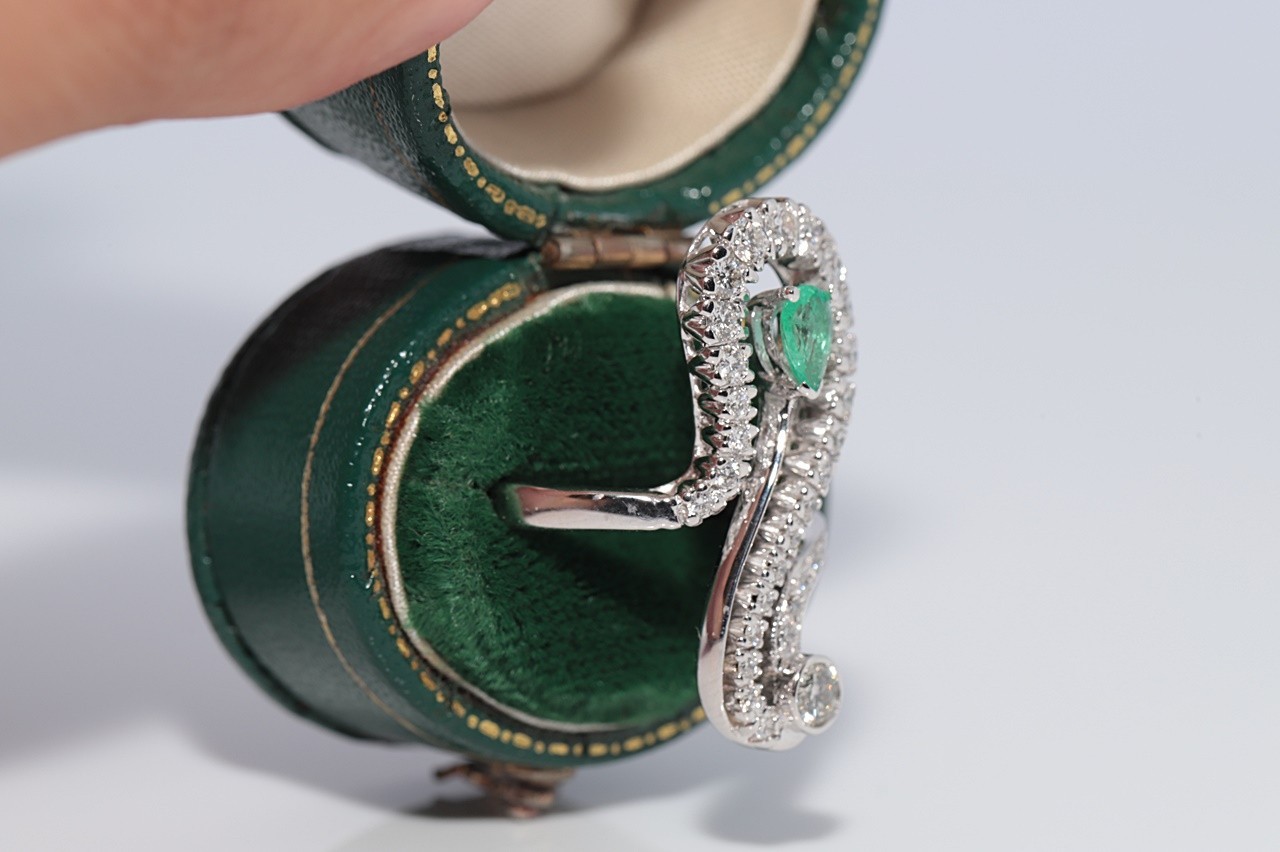 Vintage Circa 1990s 18k Gold Natural Diamond And Emerald Decorated Ring