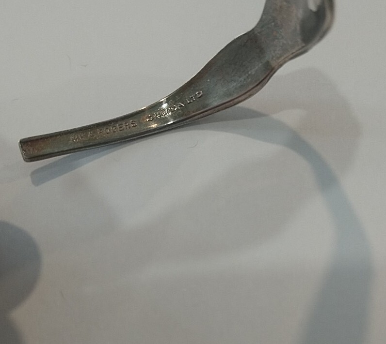VINTAGE WM.A. ROGERS ONEIDA LTD SILVERPLATED FLORAL SPOON CUFF BRACELET 5″