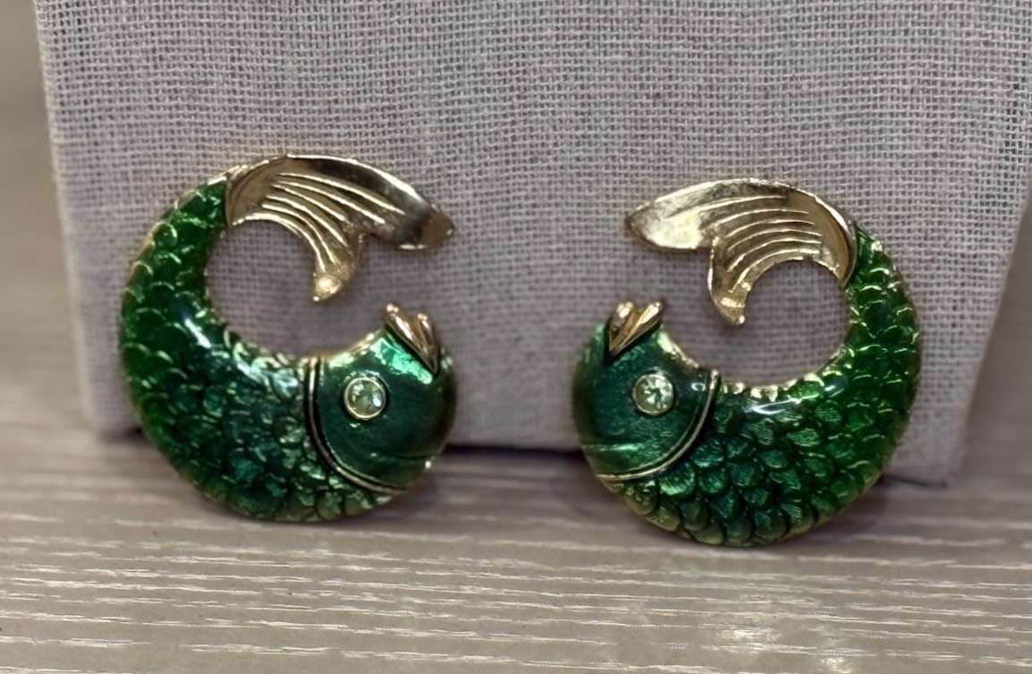 Vintage Gemcraft Koi Fish Necklace & Earring set. Very HTF, Exellent Condition